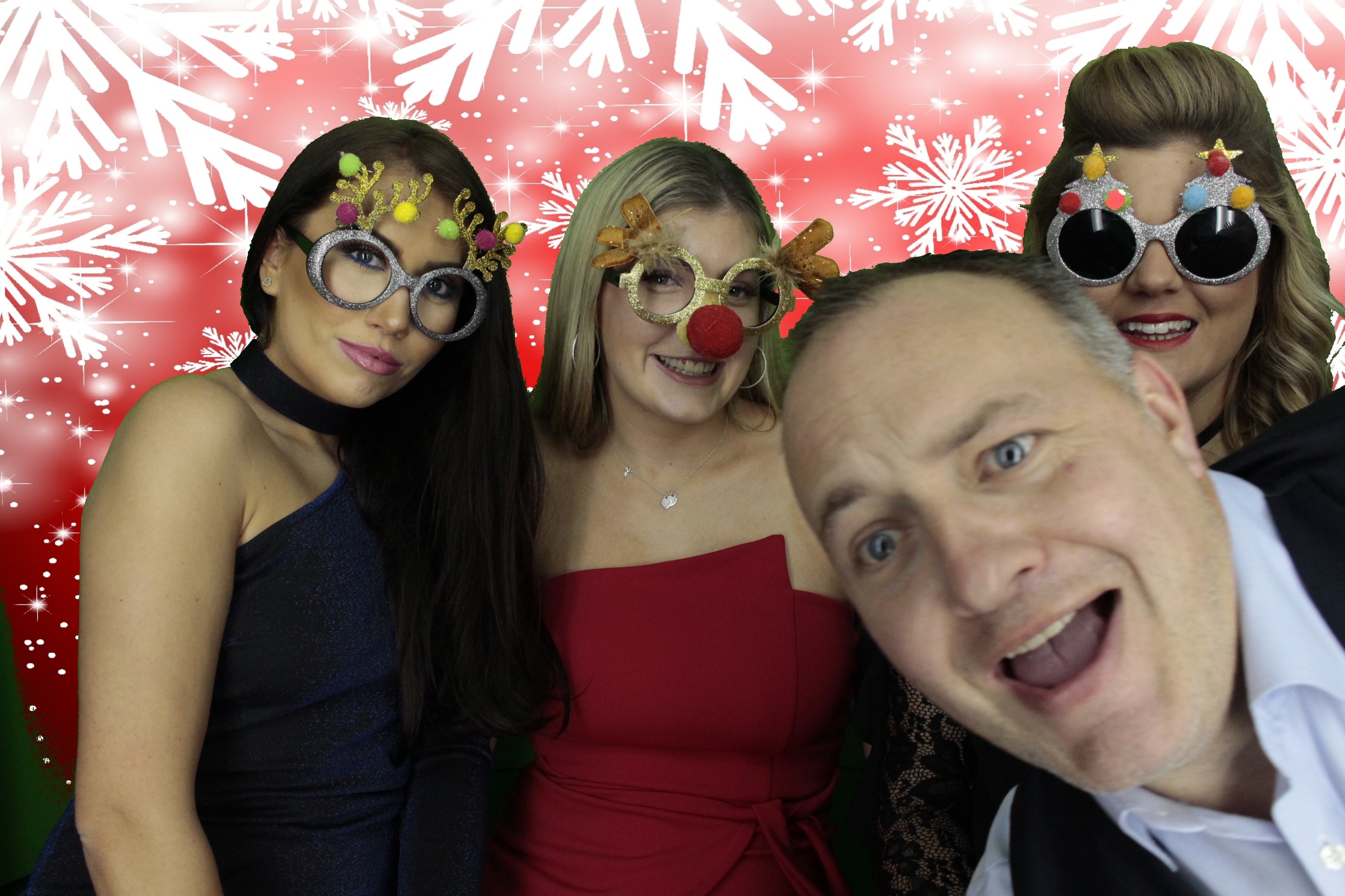 Silvermere Christmas Party | View more photos from the event at gallery.myphotoboothexperience.co.uk/u/MyPhotoBoothExperienceLtd/Silvermere-Christmas-Party-3